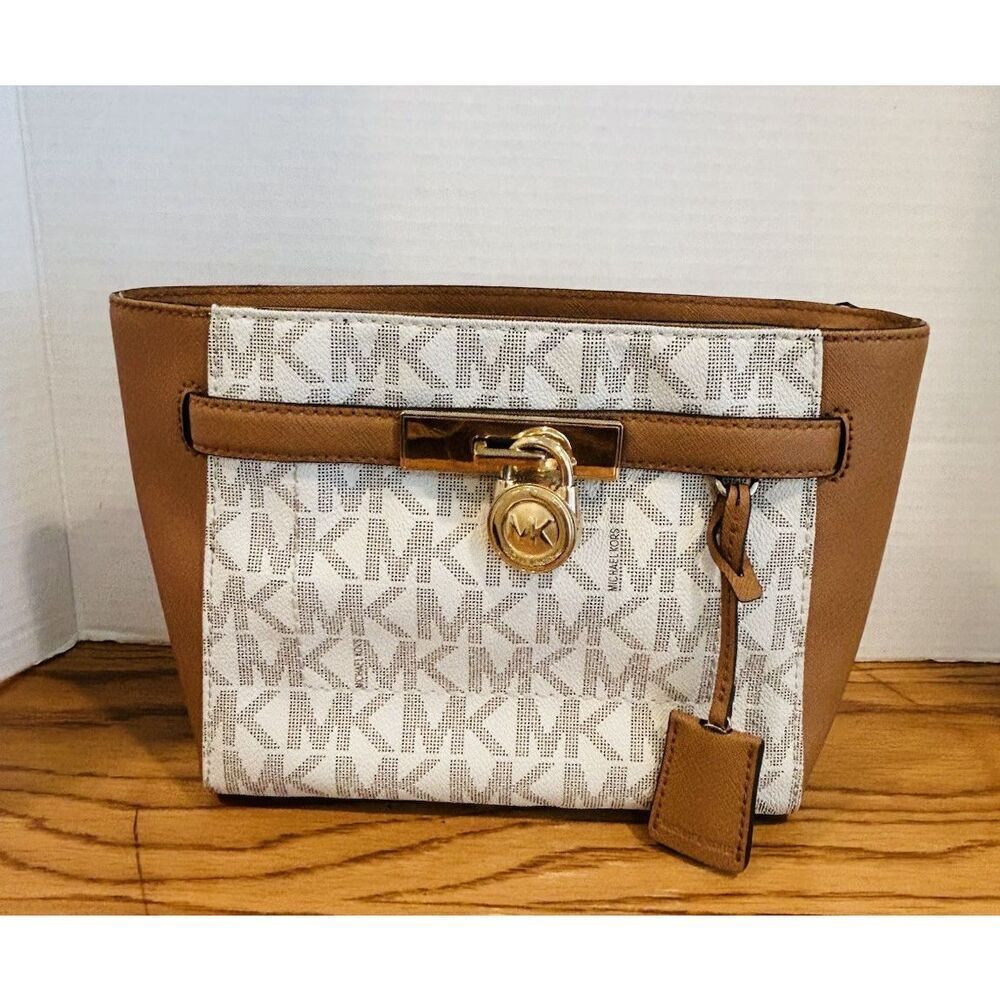 MICHAEL KORS HAMILTON TRAVELER SIGNATURE TOP ZIP MESSENGER ACORN SHOULDER BAG
